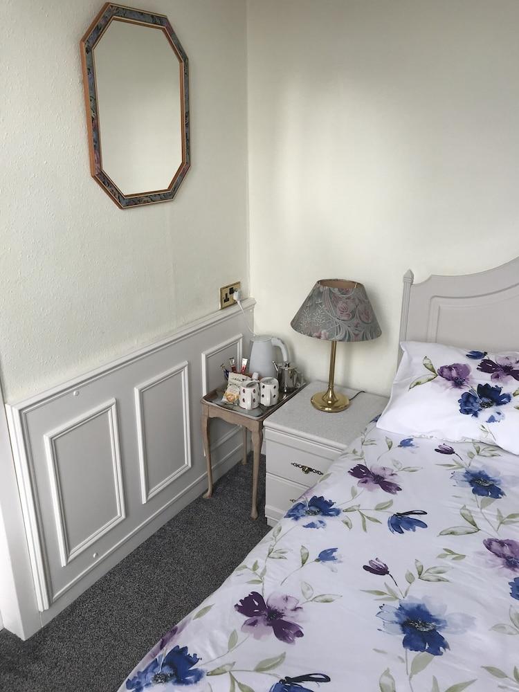 Dorstan Guest House — 9