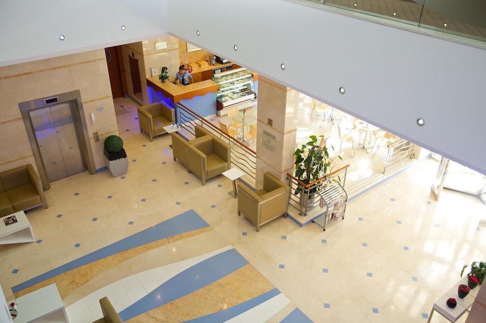 Lavender Hotel Sharjah — 8