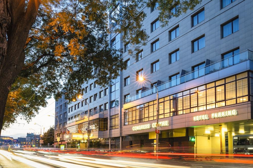 TATRA HOTEL 865365 — 1