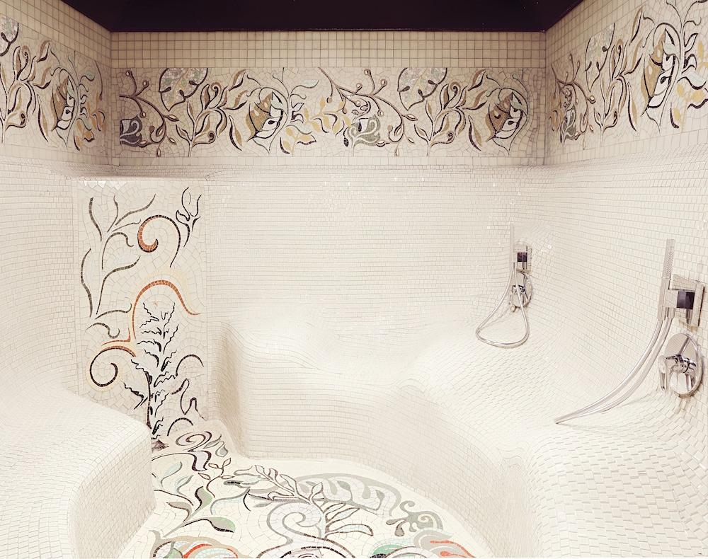 THE SAXON BOUTIQUE HOTEL & SPA — 4