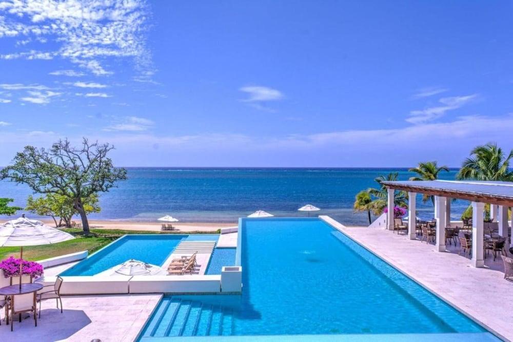 Las Verandas Hotel & Villas 1186688 — 1