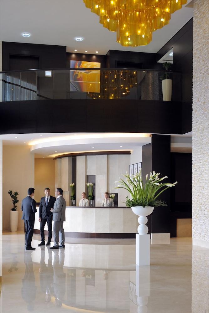 Movenpick Jumeirah Lakes Towers — 7