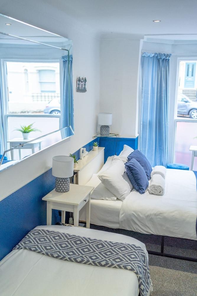 Sea Breeze Brighton — 10