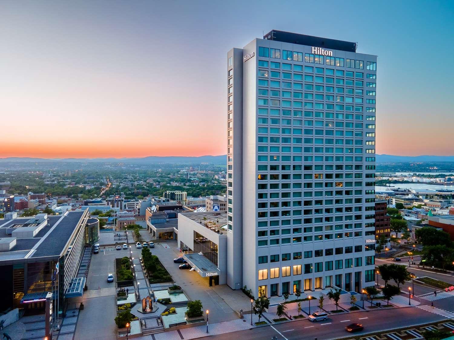 HILTON QUEBEC — 7