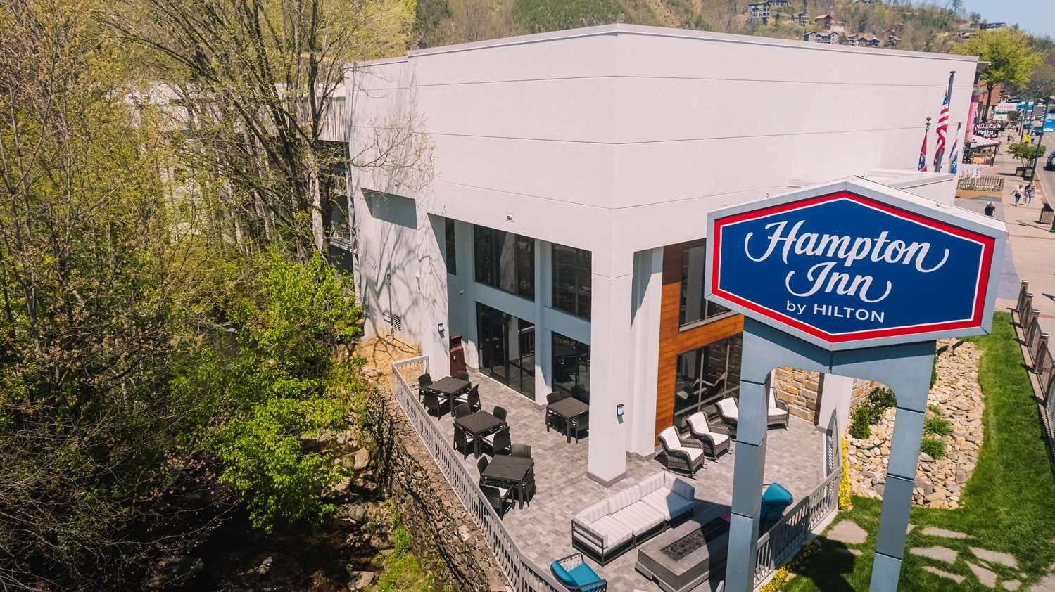 Hampton Inn Gatlinburg — 8