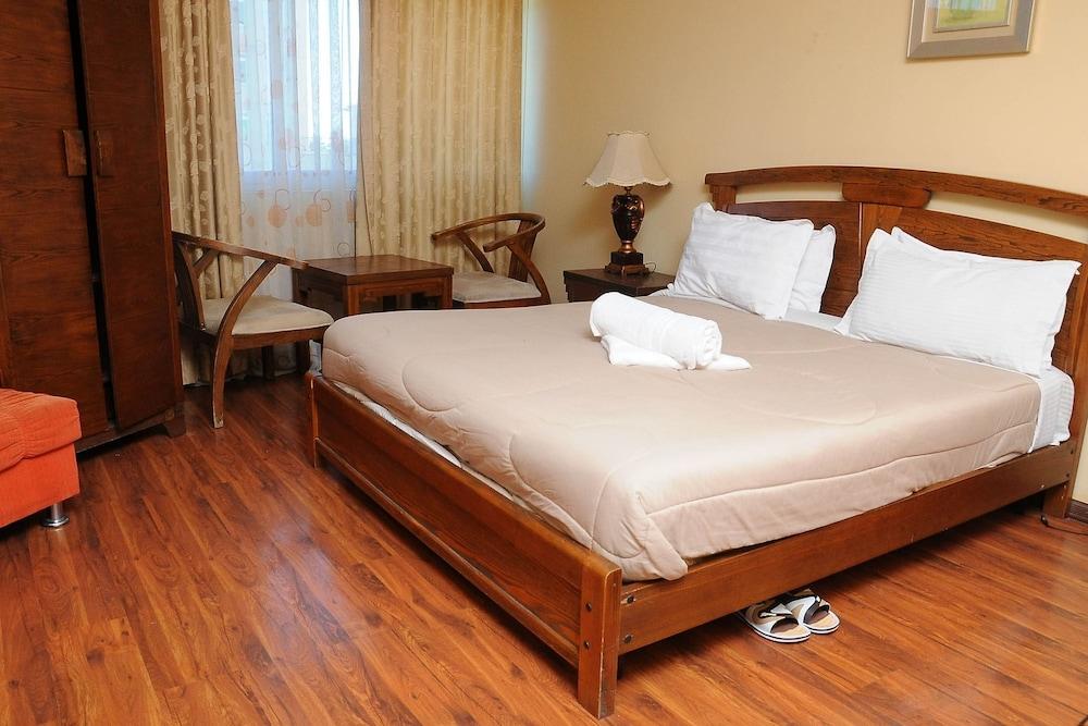 Dimitri Hotel — 7