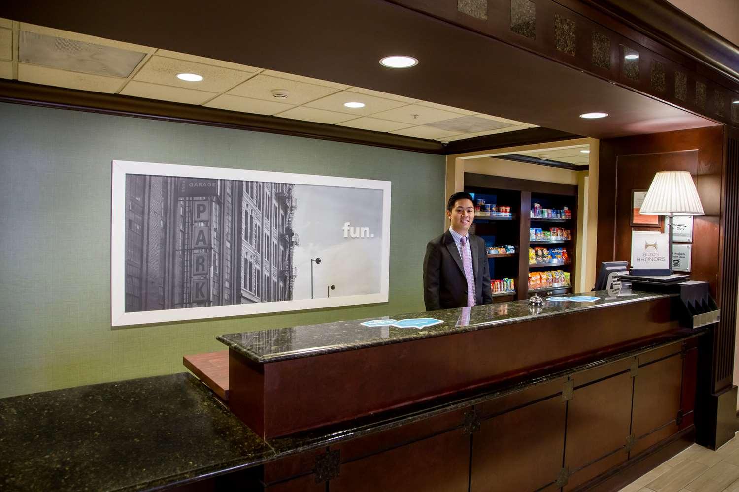 Hampton Inn Suites Albany Downtown — 6