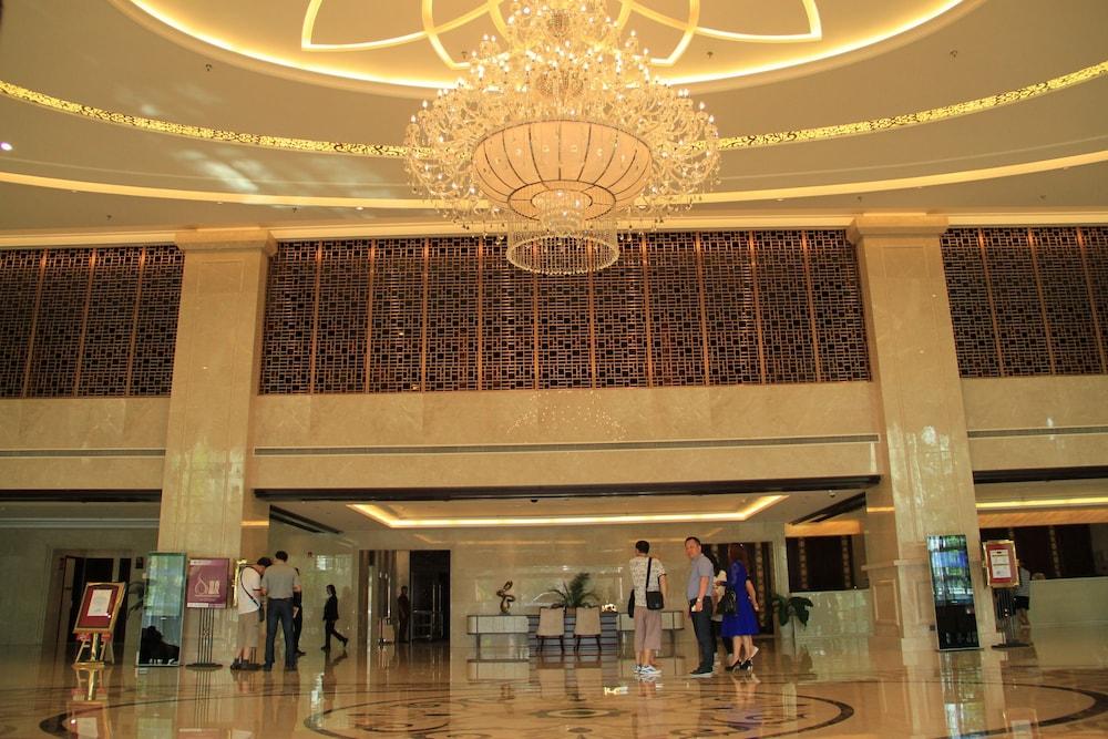 Don Chan Palace Hotel & Convention — 9