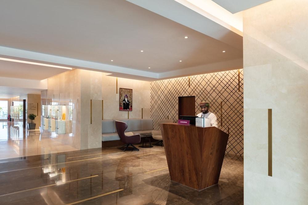 Crowne Plaza Muscat — 7