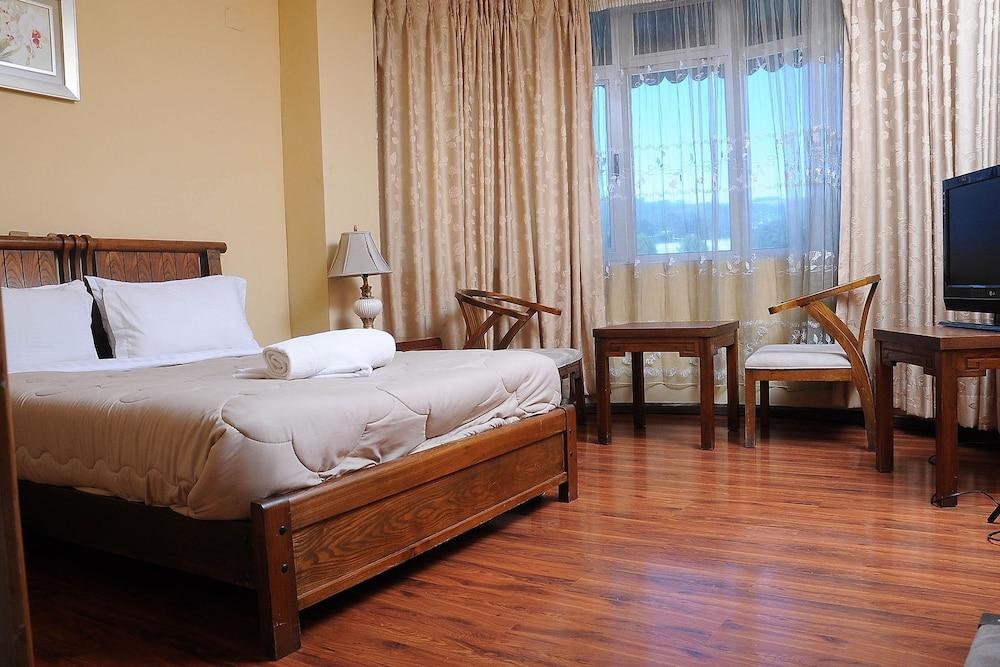 Dimitri Hotel — 4