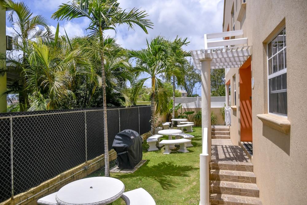 Best E Villas Providence 1209508 — 4