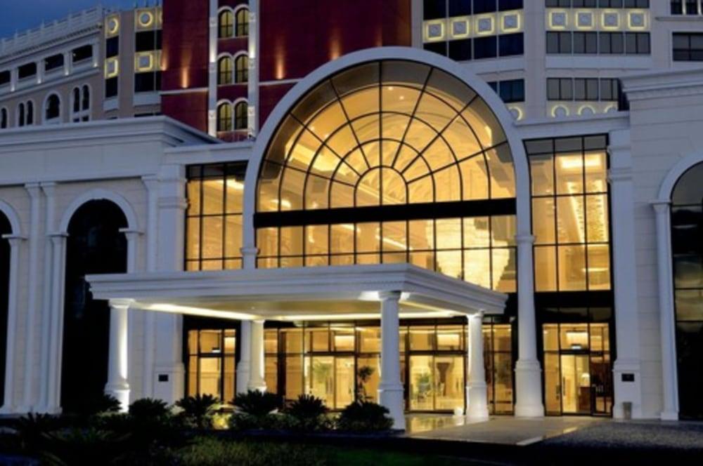 The Ritz Carlton Abu Dhabi Grand Canal — 10