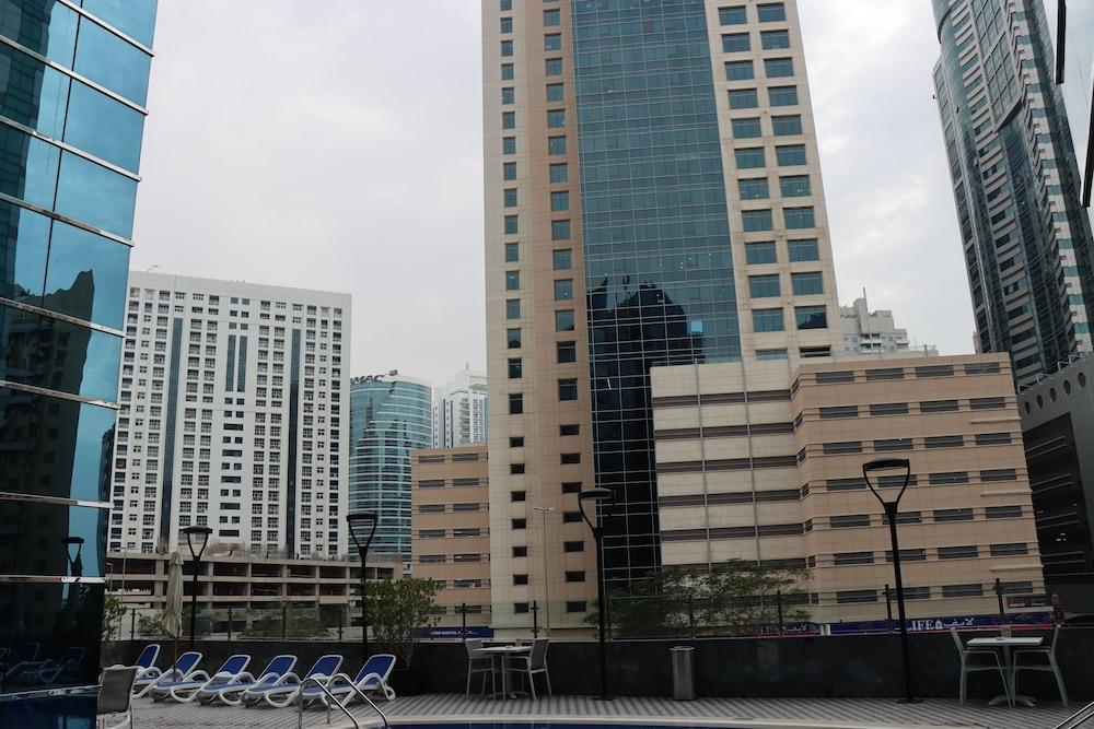 Golden Tulip Media Hotel — 6