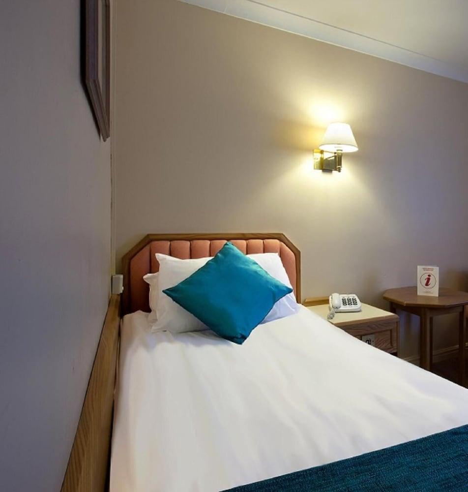 Roundhouse Hotel Bournemouth — 10