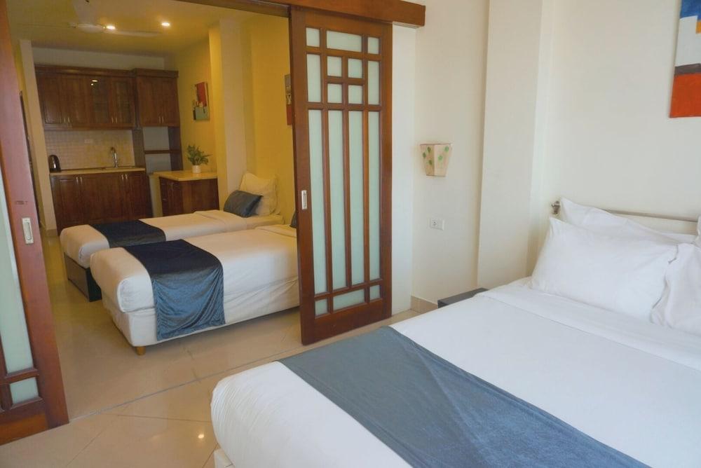 Rising Dragon Estate Hotel — 8