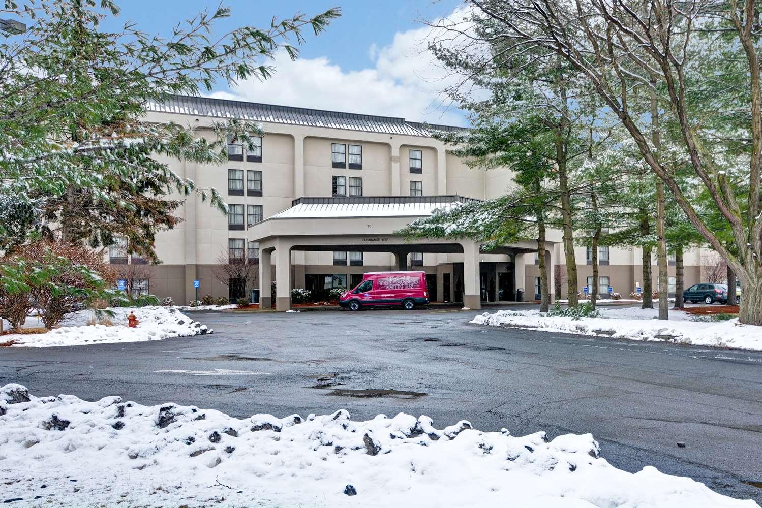 Hampton Inn Albany-Wolf Road — 3