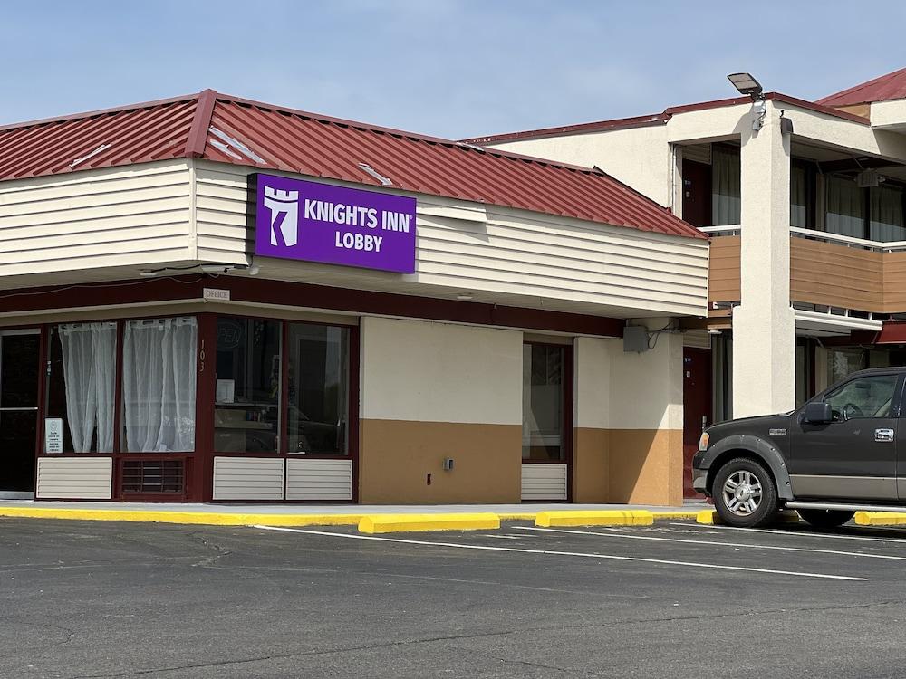 Knights Inn Ashland — 3