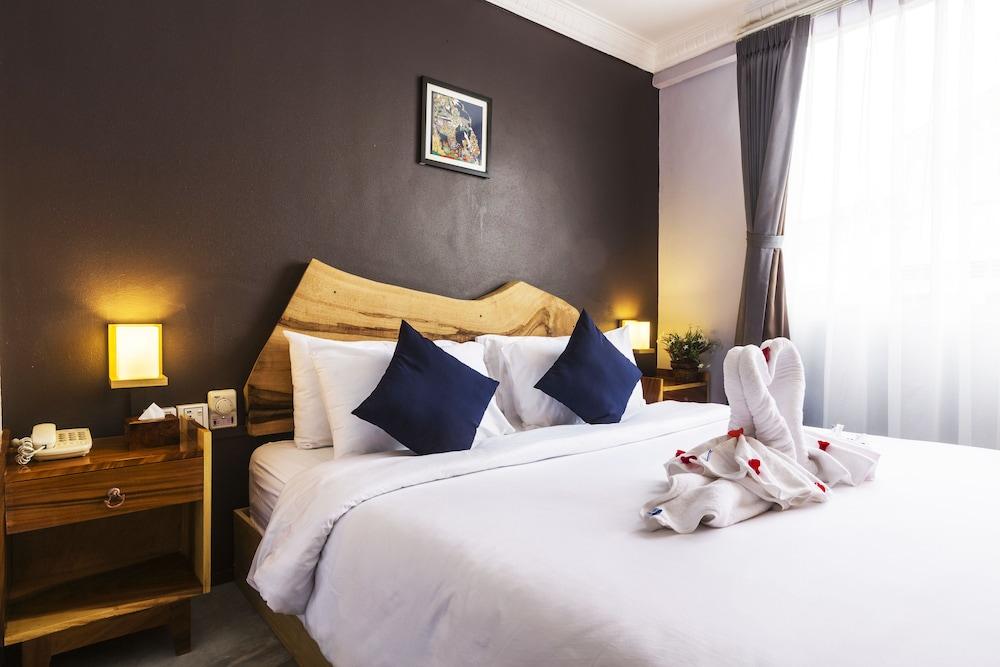 Pacific Hotel 98335 — 8