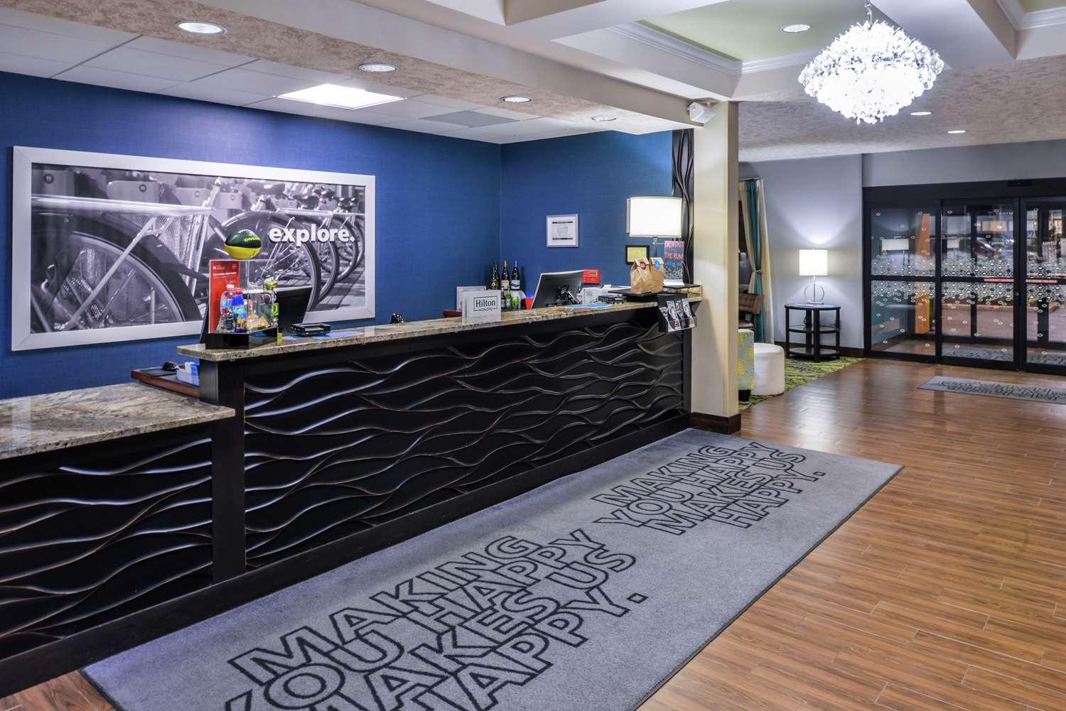 Hampton Inn Eugene — 6