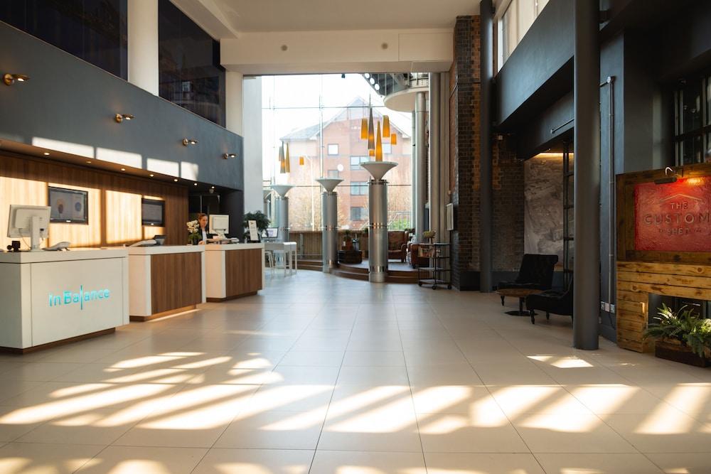 NOVOTEL CARDIFF CENTRE — 8