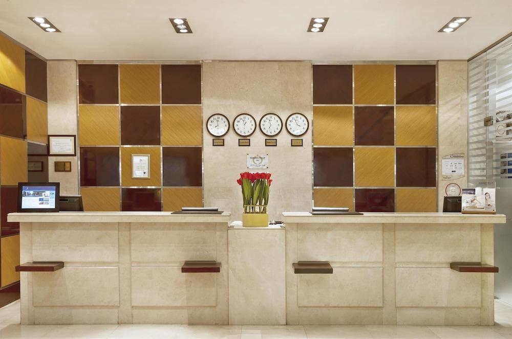 Golden Tulip Sharjah- Hotel Apartments — 9