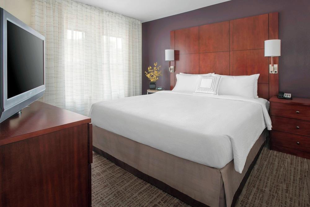 Residence Inn Alexandria Old Town South at Carlyle — 8