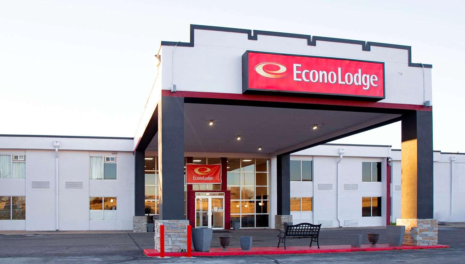 Econo Lodge Ardmore, OK — 3