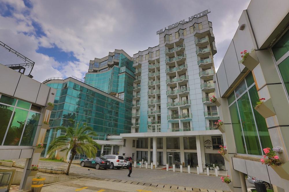 Hotel De Leopol International