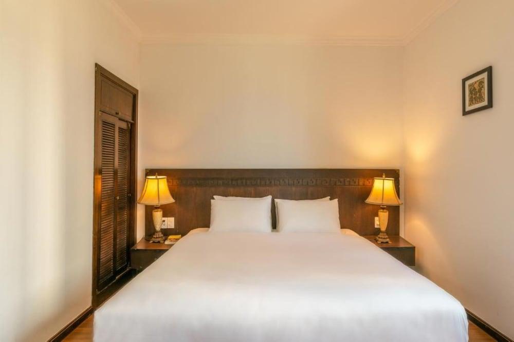 Chu Hotel — 9