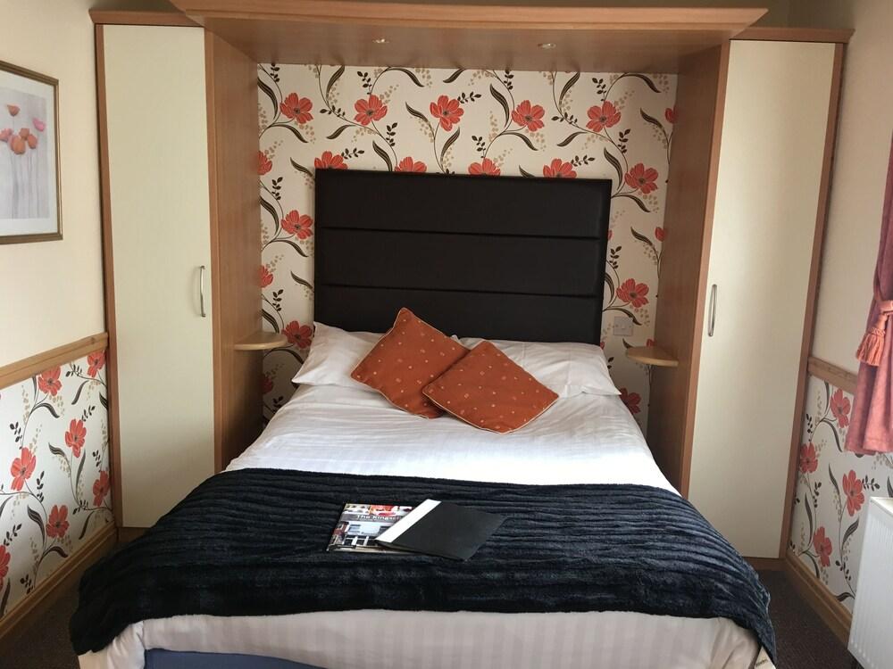The Kingscliff — 9