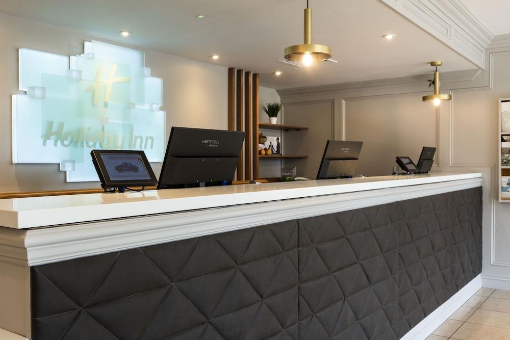 HOLIDAY INN BIRMINGHAM M6 J7 — 5