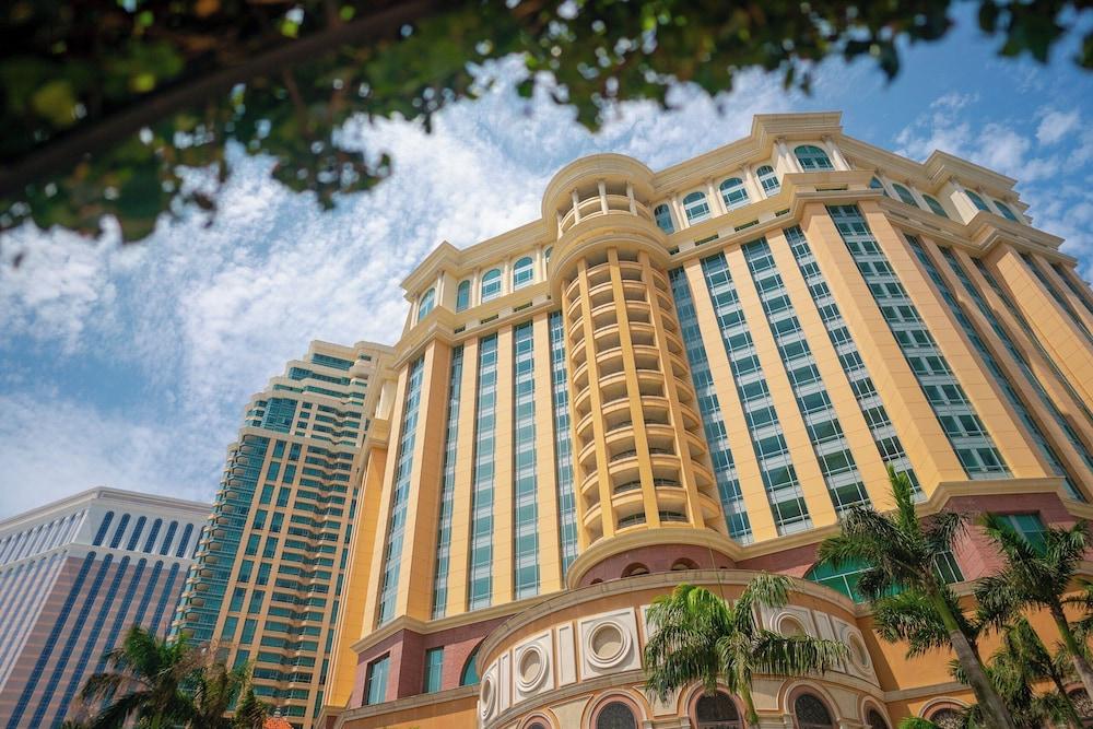 Four Seasons Hotel Macao — 3