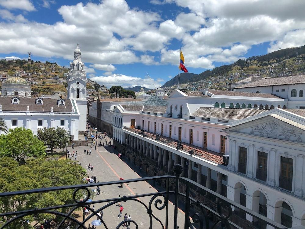 PLAZA GRANDE — 2