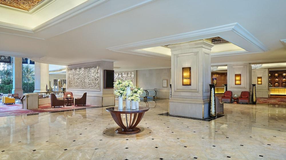 Shangri-La Hotel Jakarta — 9