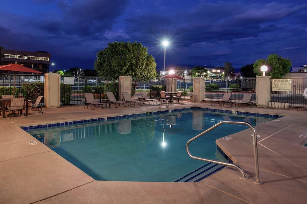 Hampton Inn Albuquerque University-Midtown — 2