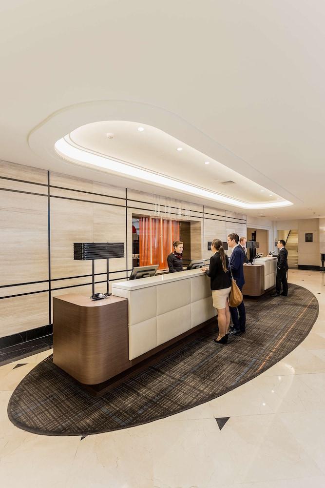 Swissotel Sydney — 8