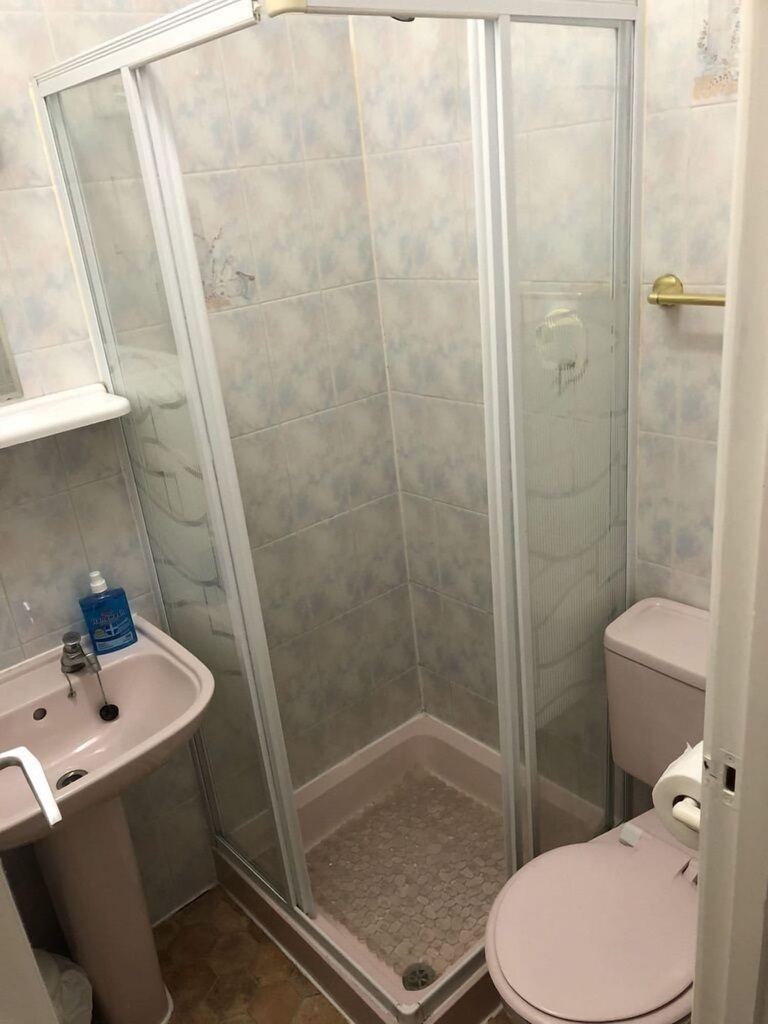 St Albans Hotel - Guest House — 2