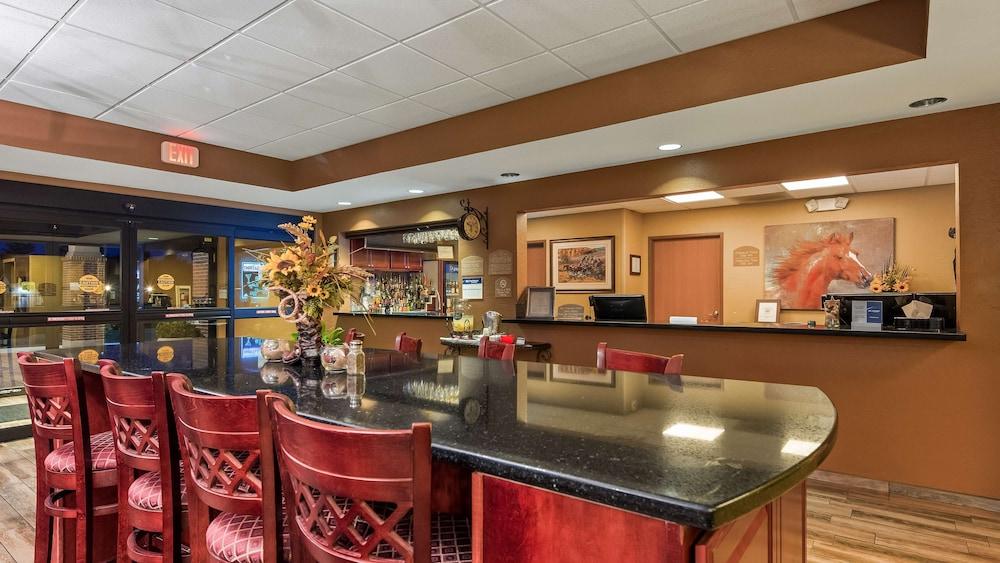 Best Western North Edge Inn — 8