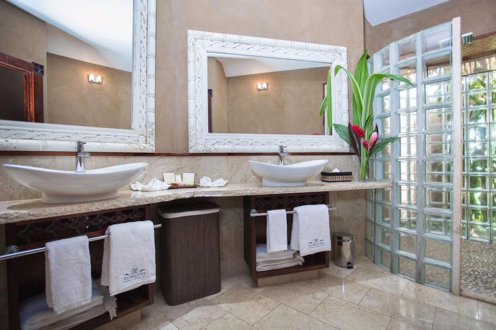 RUMOURS LUXURY VILLAS & SPA — 8