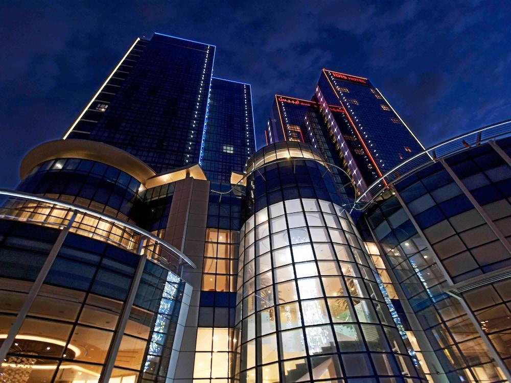 Ibis Abu Dhabi Gate Hotel — 4