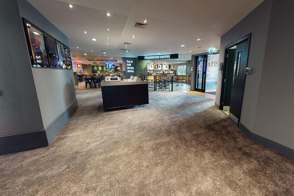 Village Urban Resort Manchester Bury — 5