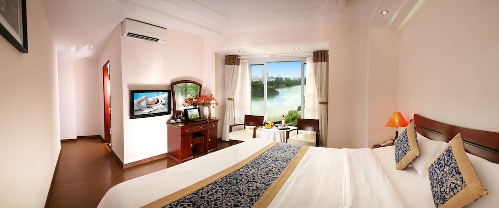 Lakeside Palace Hotel — 6