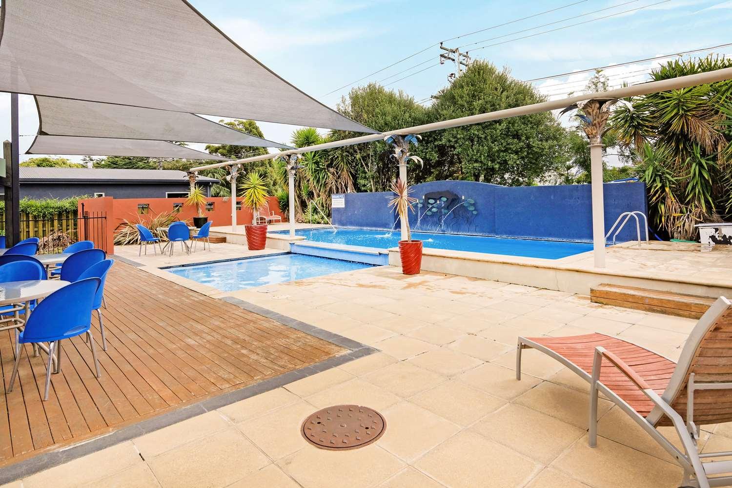 The Marlborough Riverside Hotel 92470 — 2