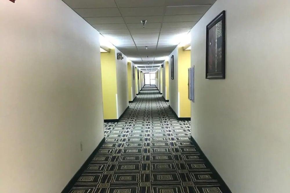 Blue Way Inn Eagan Extended Stay — 4