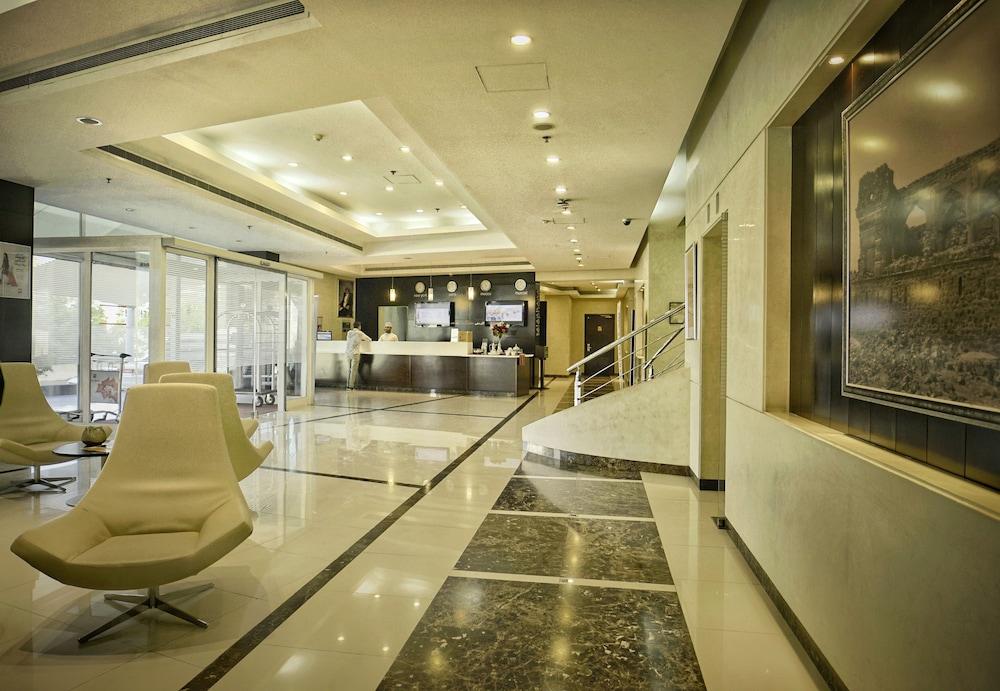 IBIS MUSCAT 133084 — 8