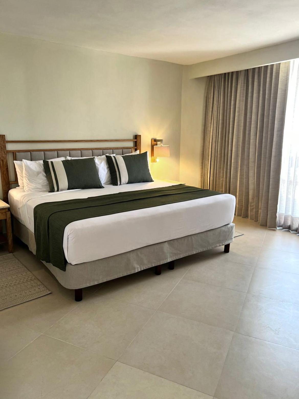 Park Royal Beach Acapulco - All Inclusive — 10