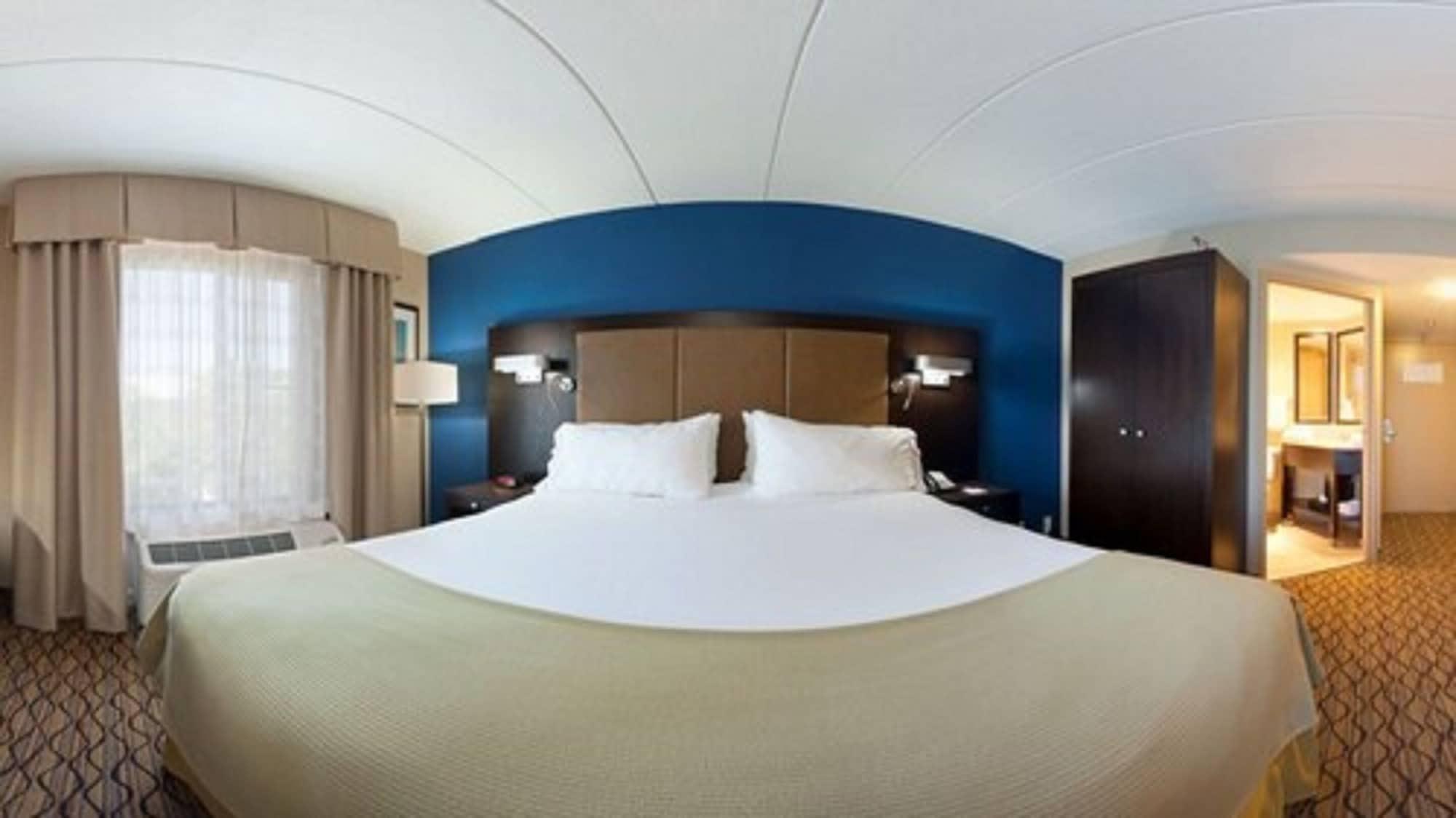 Holiday Inn Express Hunt Valley — 9