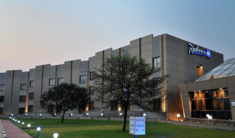 RADISSON BLU HOTEL, LUSAKA — 4