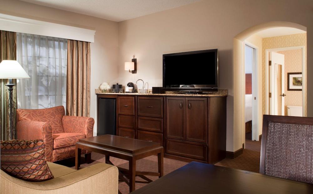 EMBASSY SUITES FLAGSTAFF — 8