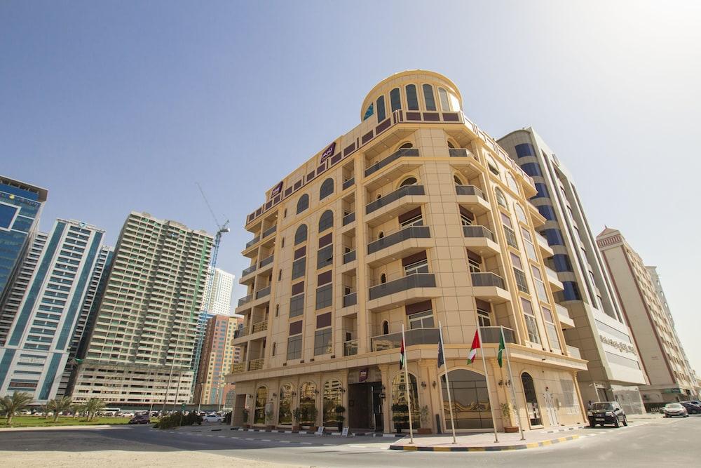 TIME Express Hotel Al Khan — 2